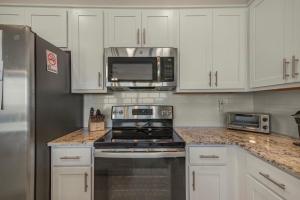 Sea Glass 304 by Vacation Homes Collection