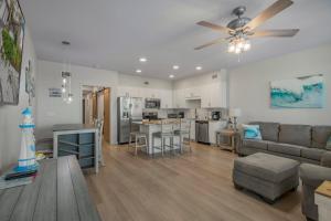 Sea Glass 304 by Vacation Homes Collection