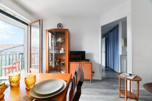 Hotels Logis Hotel & Restaurant Bergeret Sport : Appartement 1 Chambre avec Balcon