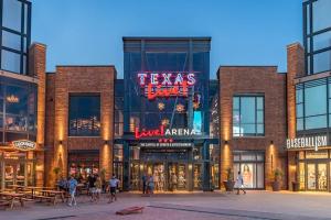 6 Mins Away CowboyRanger Stadium Arlington 1bd