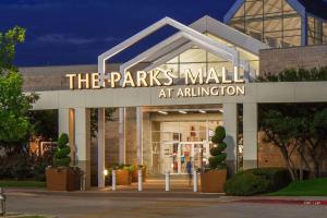 6 Mins Away CowboyRanger Stadium Arlington 1bd