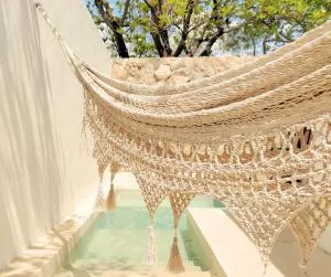 Casa Colibrí con alberca en el centro - San Antonio