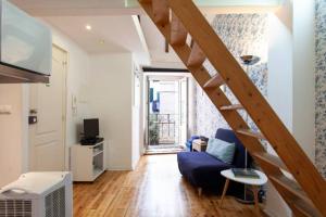 Alfama II, eco-penthouse with french balcony