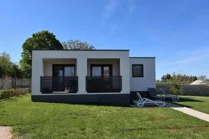 House Aria - Škatari