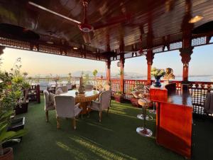 Arabesque Dome Roof Gardens