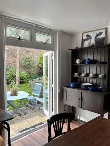 Charming, Renovated Residence in Willesden Green - Dollis Hill
