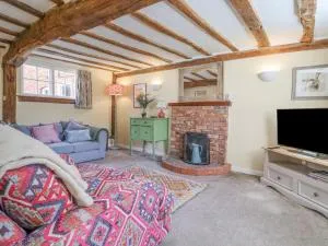 3 The Almshouse - Peasenhall