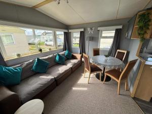 Sealands 29 - Ingoldmells, pet friendly, bed linen & close to fantasy island - Meadow Lakes Caravan & Lodge Hire - Ubytování bez kategorie ve městě Ingoldmells