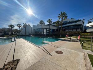CASA CASU NEW STUNNING 3 BED RAISED GROUND FLOOR APARTMENT & HUGE BALCONY WITH SEA POOL & MOUNTAIN VIEW INDOOR & OUTDOOR SWIMMING POOLS & GYM WALKING DISTANCE TO BEACH PORT Estepona TRAVELLER AWARD 2023