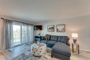 New Smyrna Beach Studio Condo - Walk to Beach!