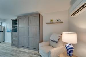 New Smyrna Beach Studio Condo - Walk to Beach!