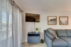 New Smyrna Beach Studio Condo - Walk to Beach!