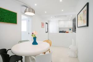 Contemporary Oceanside Rooftop