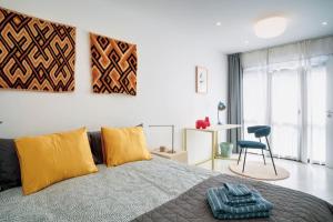 Contemporary Oceanside Rooftop