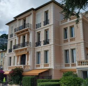 Appartements Cap d'Ail Villa Belle Epoque 5'from Monaco Luxury Penthouse : photos des chambres
