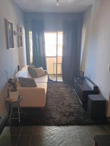 Quarto Cambuí l Apto compartilhado