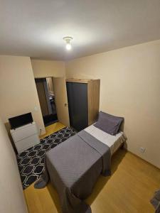 Quarto Cambuí l Apto compartilhado