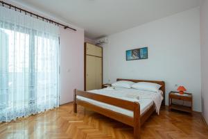 Double Room with Balcony room in Apartments and rooms with parking space Zubovici Pag - 16063