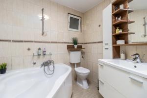 Holiday house with a swimming pool Pakostane, Biograd - 22480