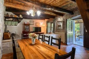 Holiday house with a swimming pool Buzet, Central Istria - Sredisnja Istra - 22842