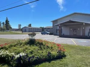 Hotel Iron Mountain Inn & Suites - Ishpeming
