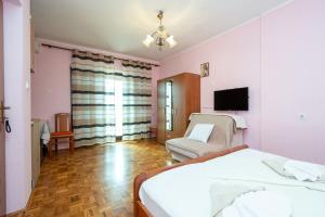 Apartments and rooms with parking space Zubovici, Pag - 16063