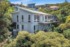 Pier 26 Coastal Retreat