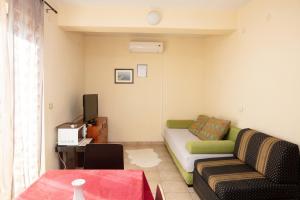 Apartments with parking space Pirovac, Sibenik - 22567