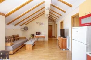 Apartments with parking space Pirovac, Sibenik - 22567