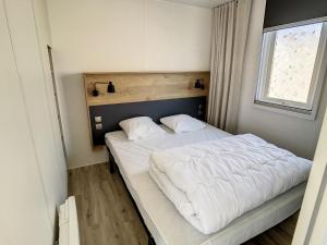 Maisons de vacances Mobil-Home Jullouville, 4 pieces, 6 personnes - FR-1-361A-12 : photos des chambres