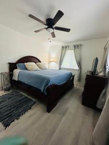 Feels like HOME escape, 12 Mile to beach