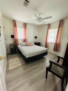 Feels like HOME escape, 12 Mile to beach