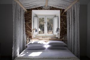 Charming Double Room room in Luz Charming Houses