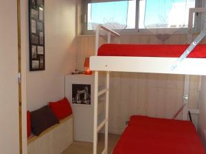 Appartements Appartement Cavalaire-sur-Mer, 3 pieces, 4 personnes - FR-1-100-337 : photos des chambres