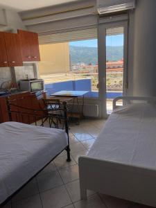 Marias apartment 2studios flats to let seaside heart-city 50m from harbor