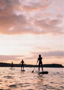 Sandy toes & Sunsets on the creek in Palm Beach, QLD! - 塔勒布吉拉