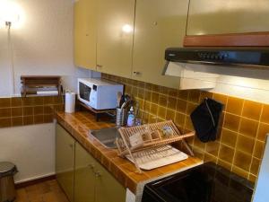 Appartement climatisé centre-ville Le Lavandou avec parking privé - FR-1-308-193