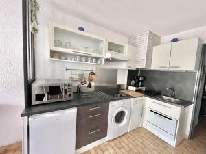 Studio 4 Personnes avec Piscine et Terrasse près de la Plage au Grau-du-Roi - FR-1-716-74