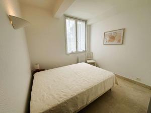 Appartement rénové en bord de mer avec terrasse - 4 pers, proche plage et port - FR-1-481-162