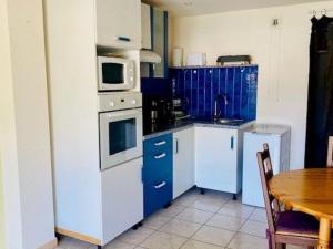Appartements Appartement Amelie-les-Bains-Palalda, 2 pieces, 2 personnes - FR-1-703-180 : photos des chambres