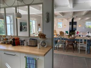 Maison récente décorée avec goût, à 1000m de la plage, jardin, 4 chambres, proche de la mer - FR-1-418-255