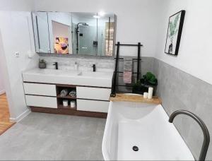 Edgewater Whole Holiday Resort