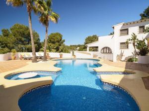 Villa de luxe avec piscine privée, proche plage, restaurants et activités à Moraira - HISP-216-219