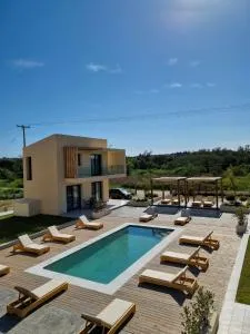 G Quattro Luxury Apartments - 莱夫基米