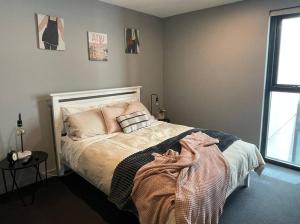 Foreshore apt -sleeps 4 -free parking -WI-FI