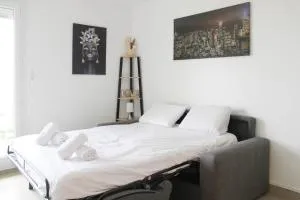 Cocoon of love at the gates of the City of Light - 奥贝维利埃