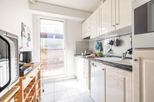 Victoria Sole & Mare