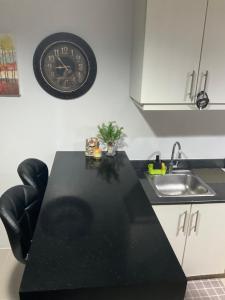 SEA 2-BR Unit with Free Parking near Mall of Asia