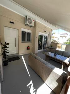 New & modern apt near Heraklion-airport & sea