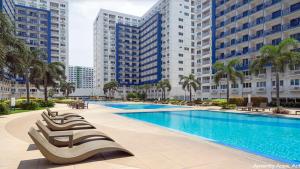 SEA 2-BR Unit with Free Parking near Mall of Asia